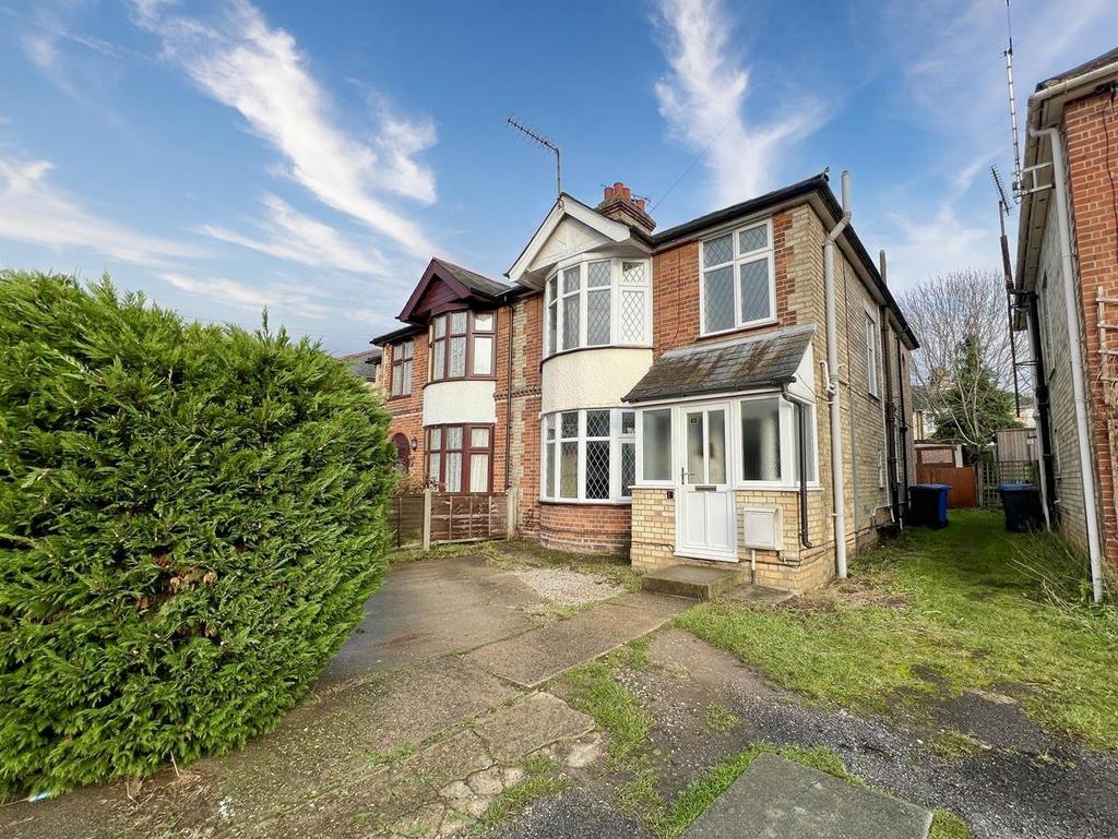 Elmhurst Drive, Ipswich 3 bed semidetached house for sale £235,000