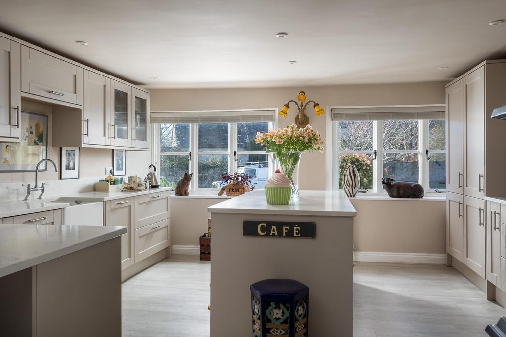 Greengage Cottage, Ampney St. Peter GL7 3 bed house for sale £1,100,000