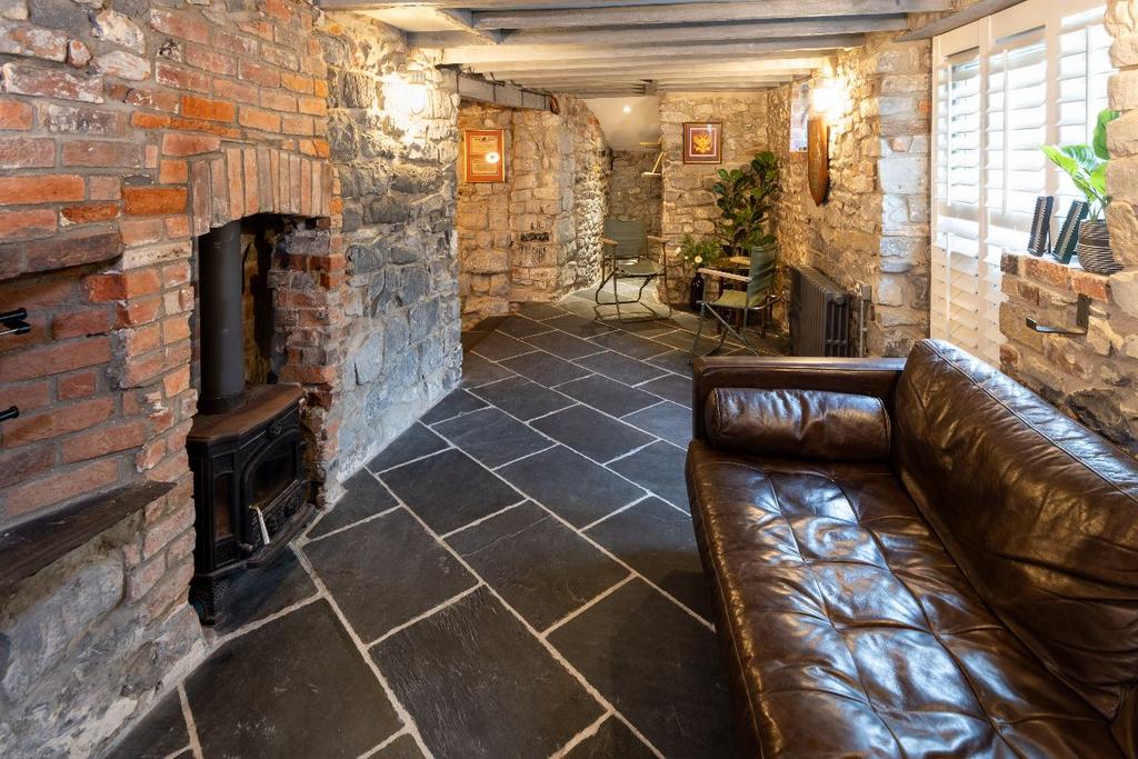 Drakes Cottage, Coombe Street, Lyme Regis 2 bed cottage for sale £495,000