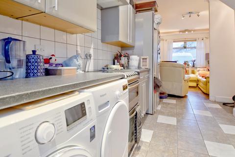 2 bedroom ground floor flat for sale, Brunswick Park Road, New Southgate, London N11