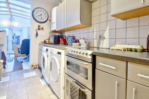 2 bedroom ground floor flat for sale, Brunswick Park Road, New Southgate, London N11