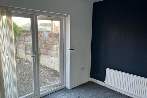 3 bedroom semi-detached house to rent, Clare Road, Lancaster, LA1