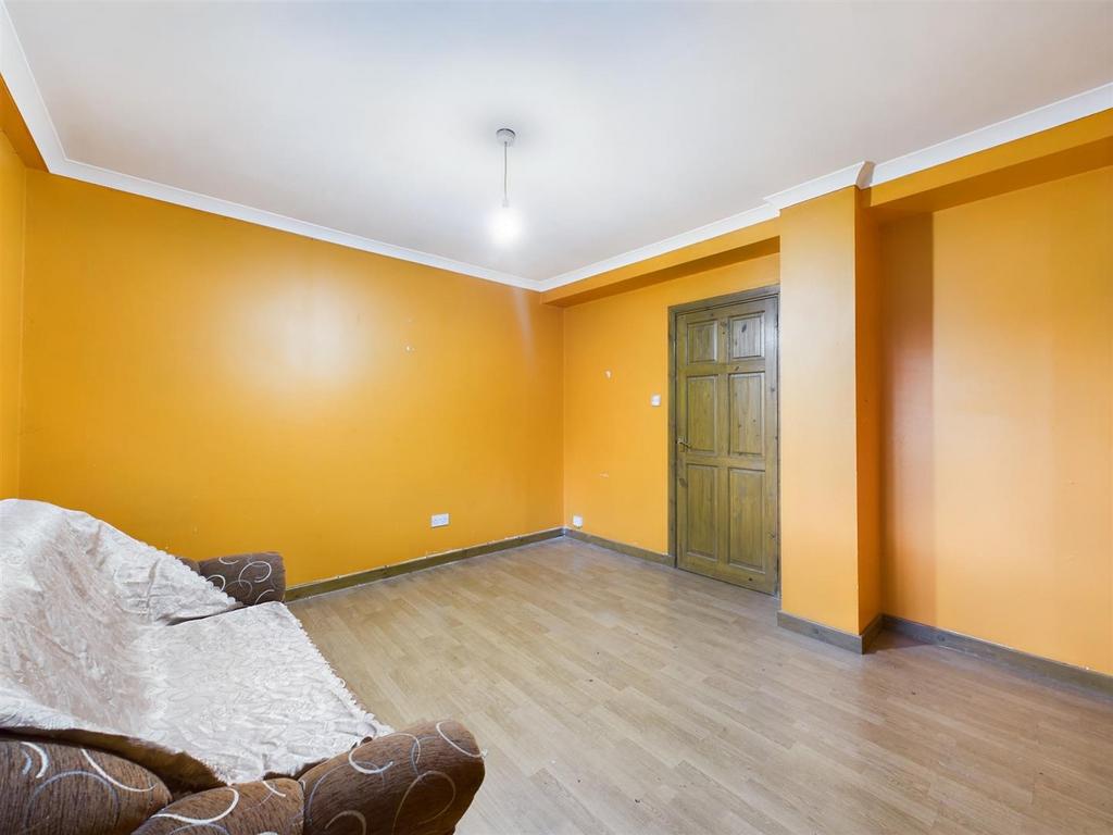 Lochaber Place, Fort William PH33 1 bed flat for sale £70,000