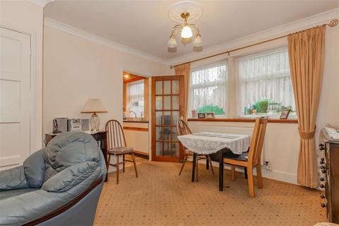 3 bedroom semi-detached house for sale - Halstead Road, Erith