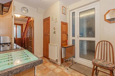 32 Halstead Road, Erith, DA8 3HX