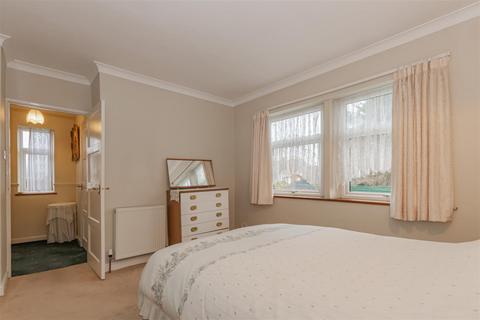 32 Halstead Road, Erith, DA8 3HX