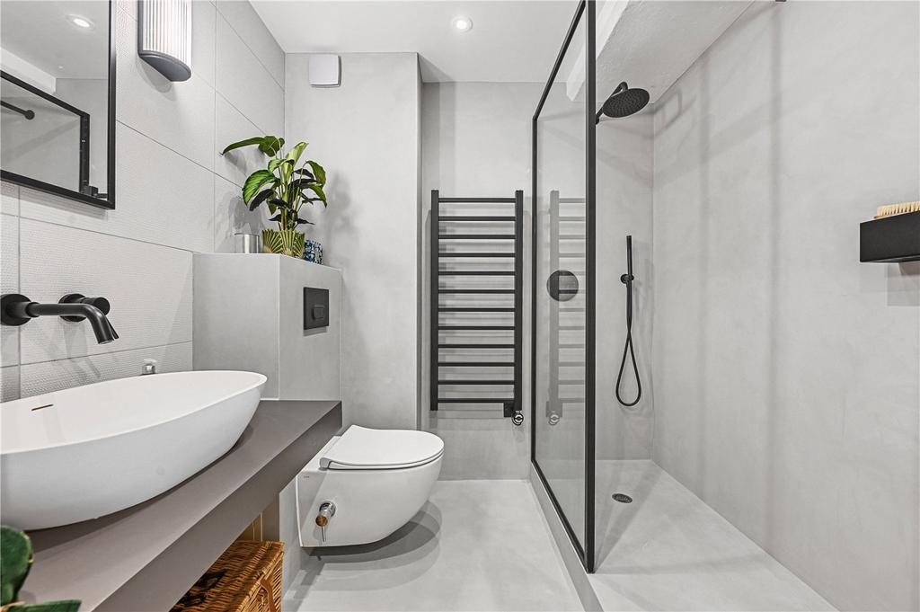 En Suite Shower Room