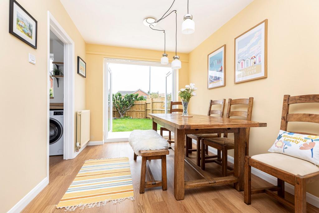 Sunderland Drive, Mudeford, Christchurch 3 bed semidetached house £