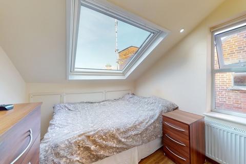 Flat share to rent, Saint Pauls Avenue