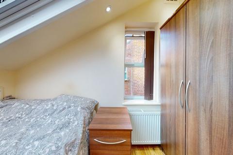 Flat share to rent, Saint Pauls Avenue