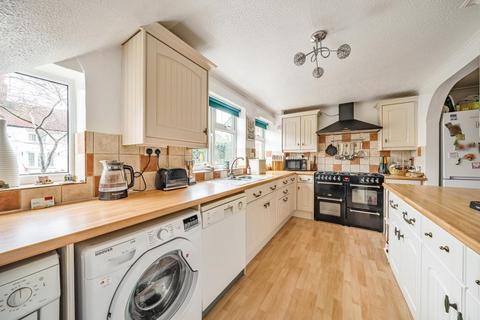 54 Chinnor Road, Thame, OX9 3LR
