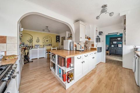 54 Chinnor Road, Thame, OX9 3LR