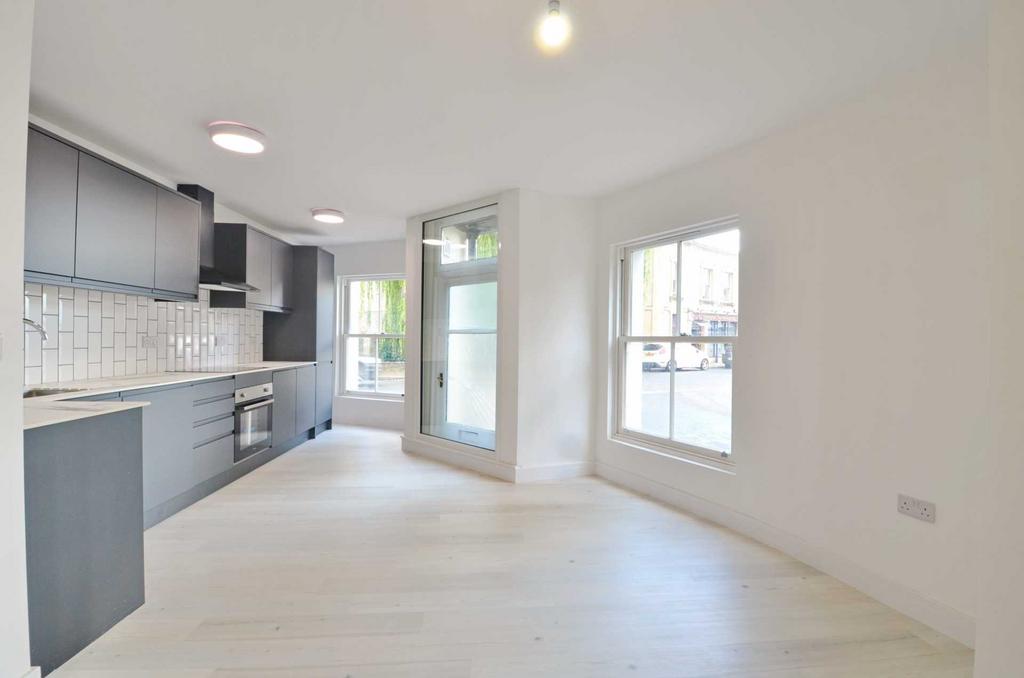 Henbury Road, Westbury On Trym 4 bed apartment to rent £3,000 pcm (£