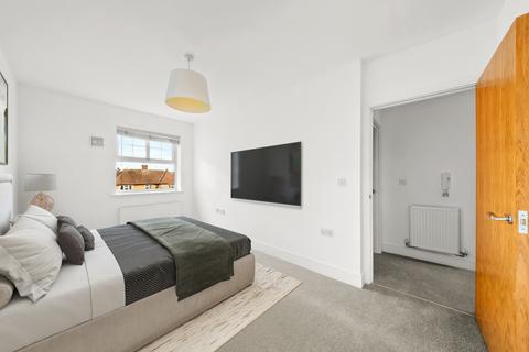 2 bedroom apartment for sale, Manor House Court, Hanwell, W7