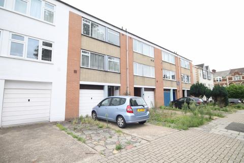 3 bedroom townhouse for sale, 8 Avenue Road, TW7 4JN