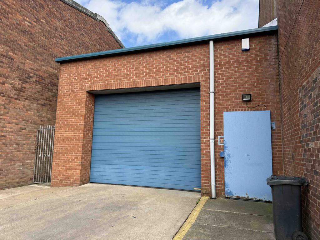Vehicle Repair Garage &amp; Offices For Rent