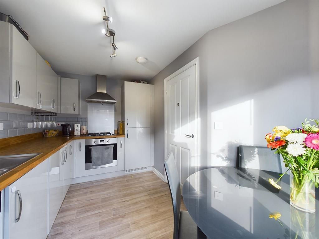 Comet Way, Aylesbury HP18 3 bed detached house for sale £365,000