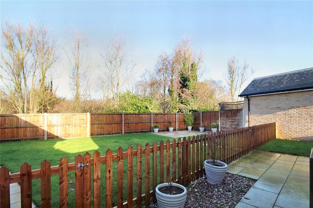 Chestnut Drive, Loddon, Norwich, Norfolk, NR14 3 bed detached house for