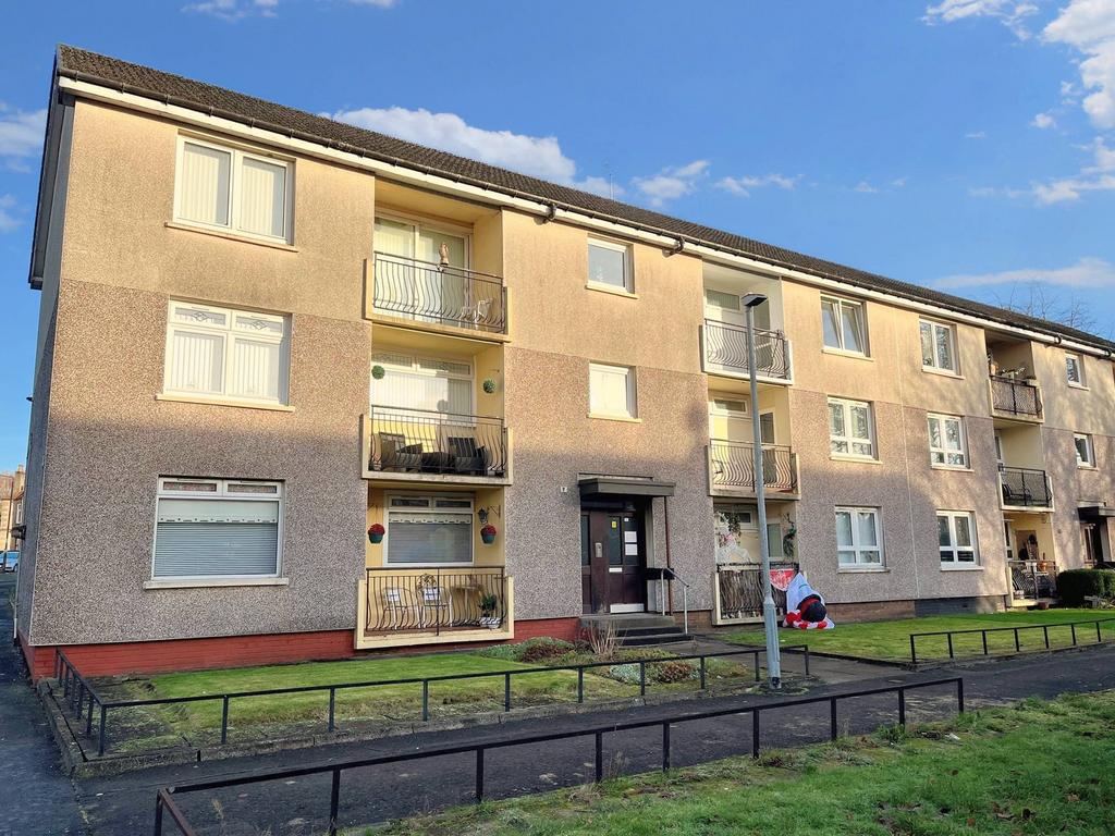 Dalbeth Road, Tollcross, Glasgow G32 2 bed flat for sale £77,500