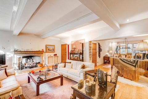 50 West Heath Road, London, NW3 7UR