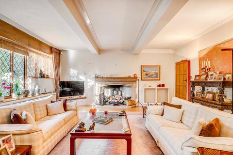 50 West Heath Road, London, NW3 7UR