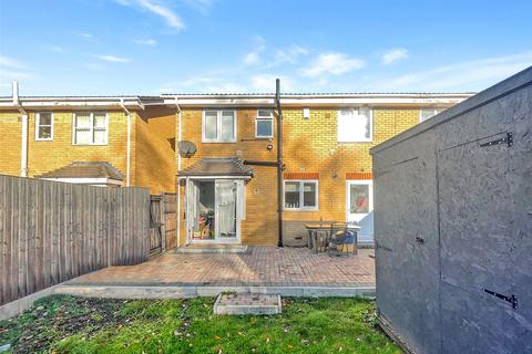 27 Silver Birch Close, London, SE28 8RW