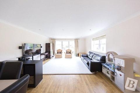 4 bedroom semi-detached house to rent, Redcroft Cottages, Ockendon Road, Upminster, RM14