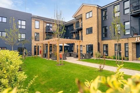 2 bedroom apartment for sale - Hindhead Knoll, Walnut Tree, Milton Keynes, Buckinghamshire, MK7