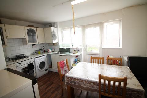 4 bedroom end of terrace house for sale, Croombs Road, London, E16