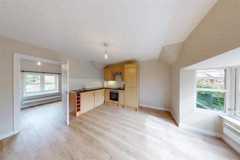 1 bedroom apartment to rent, Hawthorn Close, Woking, Surrey, GU22