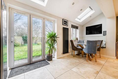 5 Lovell Close, Ducklington, Witney, OX29 7YQ