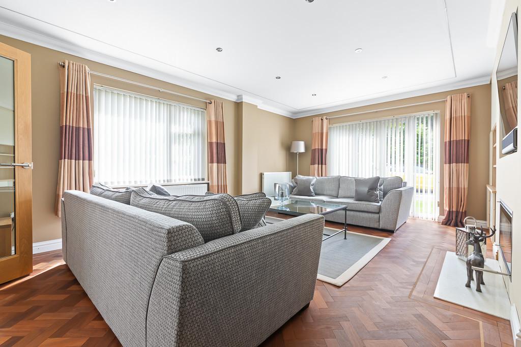 Harriotts Lane, Ashtead, Surrey, KT21 4 bed detached house £1,100,000