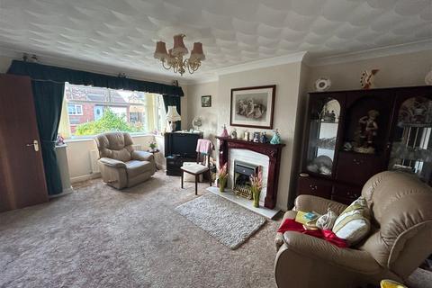 2 bedroom semi-detached bungalow for sale, Bramley Walk, Skegness, Lincolnshire, PE25 1DU