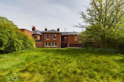 4 bedroom semi-detached house to rent, Burkes Corner, 87 Aylesbury End, Beaconsfield, HP9 1LS