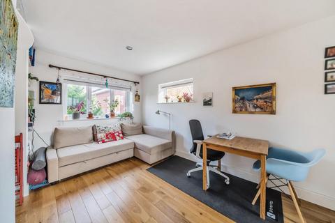 6 Hamlet Close, London, SE13 5SS
