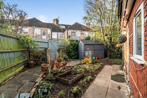6 Hamlet Close, London, SE13 5SS