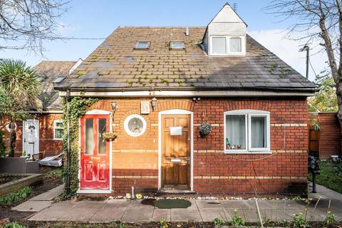 6 Hamlet Close, London, SE13 5SS