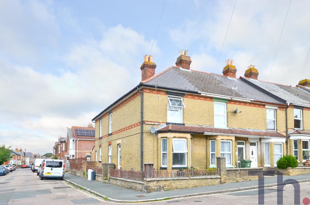 East Cowes PO32 3 bed semidetached house for sale £215,000