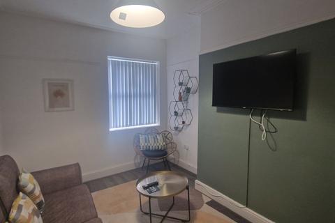 3 bedroom terraced house to rent, Phillimore Road, Liverpool