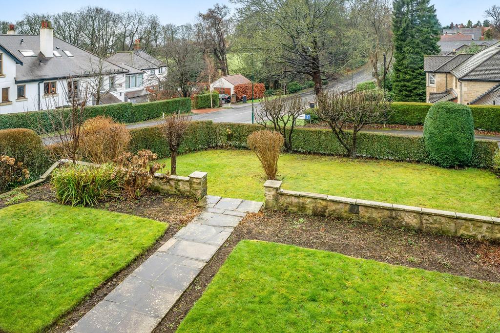Leadhall Lane, Harrogate, HG2 3 bed detached house for sale £895,000