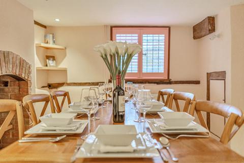 Mistletoe Cottage, 24 High Street, Steeple Ashton, Trowbridge, BA14 6EL