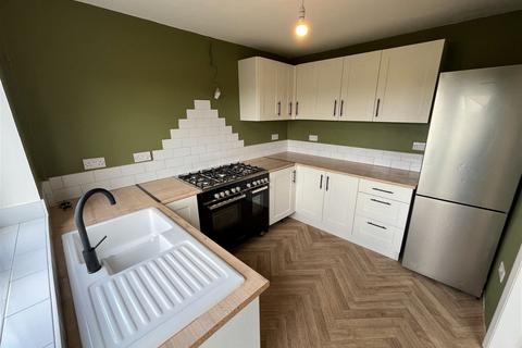 3 bedroom semi-detached house for sale, Roehampton Rise, Ardsley, Barnsley