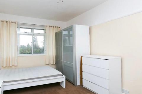 4 bedroom detached house to rent - Friary Road, London W3