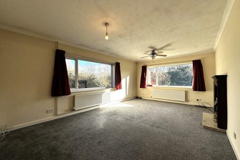 4 bedroom detached bungalow to rent, North Terrace, Mildenhall, Suffolk, IP28 7AB