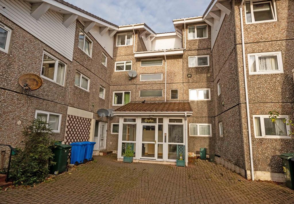 38 Fairhaven, Dunoon 2 bed for sale £70,000