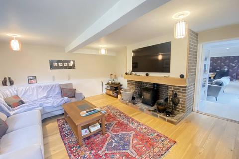 4 bedroom barn conversion to rent - Kiln Barn Road, East Malling ME19