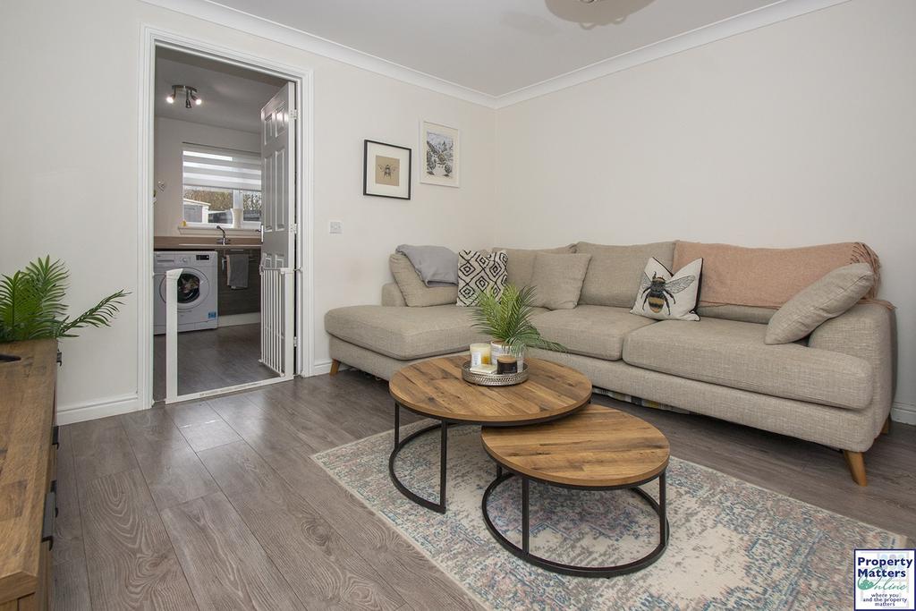 Ladyacre Grove, Irvine, KA11 3 bed end of terrace house for sale £159,995