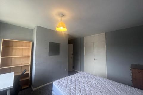 undefined, 3 Linden Court Englefield Green Egham Surrey
