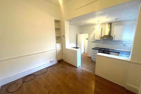 3 bedroom flat to rent, Plender Street, Camden, NW1