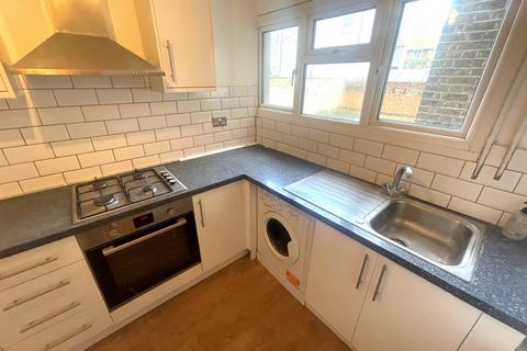 3 bedroom flat to rent, Plender Street, Camden, NW1
